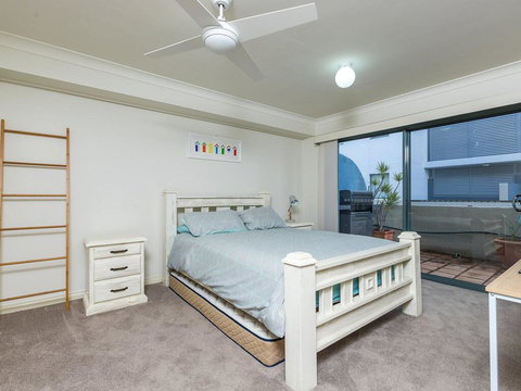 3 'Peninsula Waters', 2-4 Soldiers Point Rd - Beautiful Air Conditioned Unit With Pool, Lift & WIFI - Timeshare Accommodation 0
