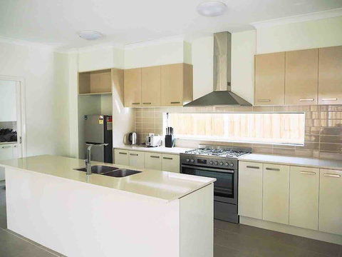 4 Bed 2 And A Half Bath Luxury Villa In Point Cook - Timeshare Accommodation 3