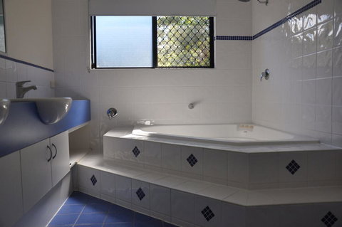 44 Cypress Avenue - Holiday Home In A Quiet Location, Close To Patrolled Beach And CBD - Timeshare Accommodation 2