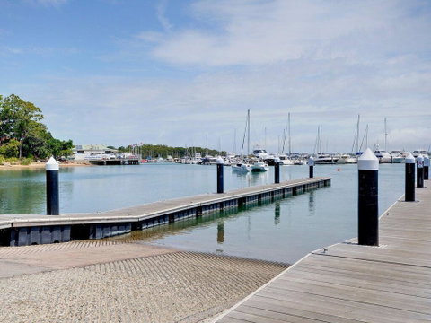 5 'Casuarina's ' 33 Soldiers Point Road - Superb Waterfront Unit - Timeshare Accommodation 3