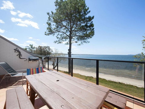 5 'Casuarina's ' 33 Soldiers Point Road - Superb Waterfront Unit - Timeshare Accommodation 1