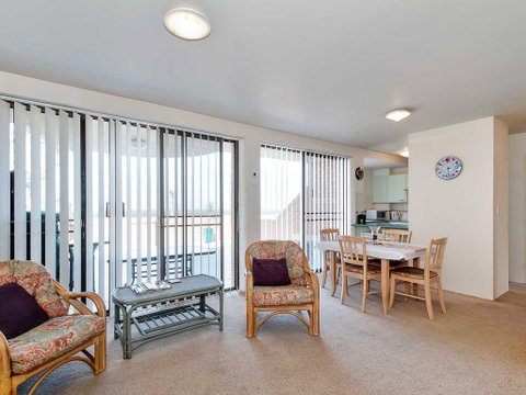 5 'The Point' 5-7 Mitchell Street - Large Balcony And Great Water Views - Timeshare Accommodation 2