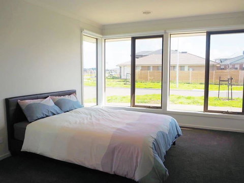 5Bed 2Bath Family House In Werribee - Timeshare Accommodation 1