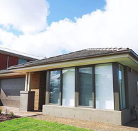 5Bed 2Bath Family House in Werribee