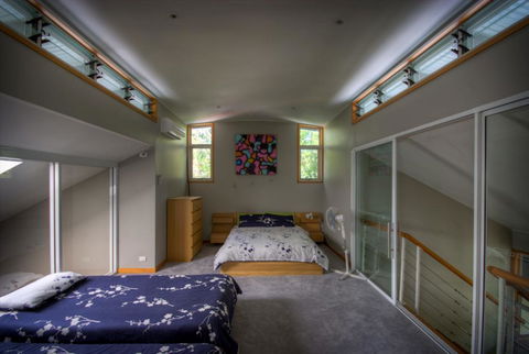 6 Satinwood Drive - Rainbow Shores, Stylish Beach House, Free WiFi - Timeshare Accommodation 3