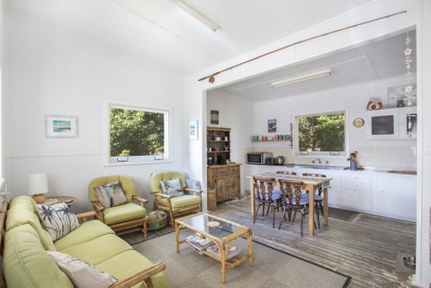 681 Murramarang Rd - Retro Beach Cottage - Timeshare Accommodation 2