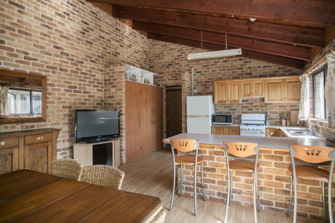 75 River Rd - Tabourie Hideaway - Timeshare Accommodation 2