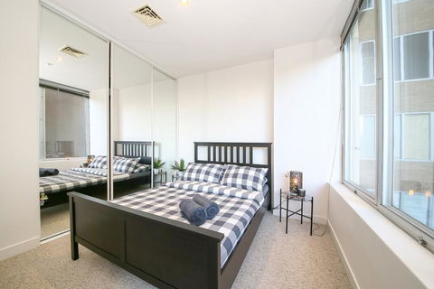 A Spacious & Central 2BR Apt Near Flinders Station - Timeshare Accommodation 1