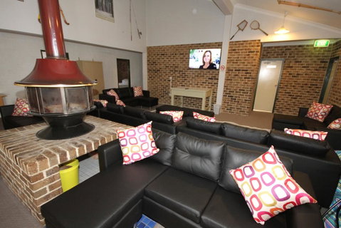 Acacia Snowy Motel - Timeshare Accommodation 1