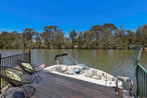 DOCK 08 Riverside Entertainer Pets Welcome - Timeshare Accommodation 0