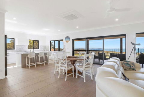 ESCAPE WITH A VIEW - Timeshare Accommodation 0