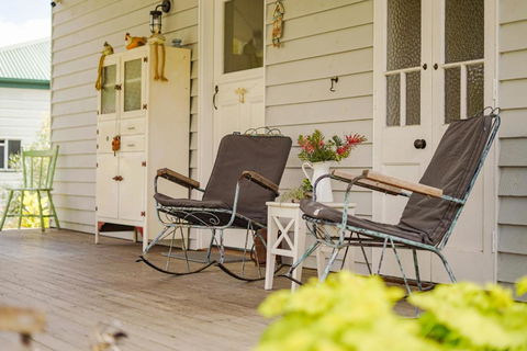 Entire Boutique Home - The Rustic Cottage - Canungra - Timeshare Accommodation 1