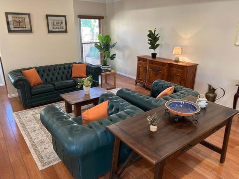Grand Retreat In Peaceful Street - Timeshare Accommodation 0