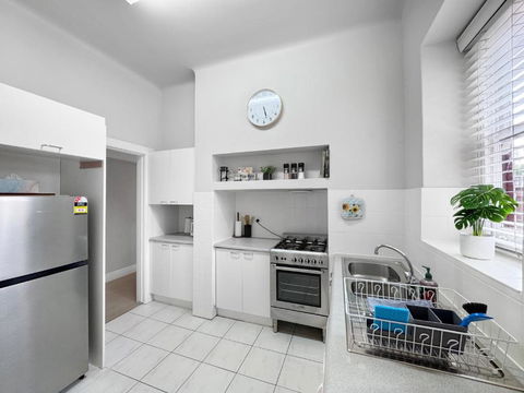 Ground Floor Apartment, 250 Metres To The Beach - Timeshare Accommodation 4