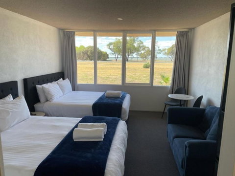 Happy Wanderer Motel Lake Boga ON THE LAKE WITH LAKE VIEWS - Timeshare Accommodation 3