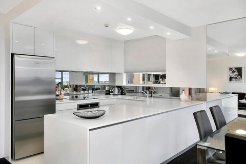 HARIS - Modern 2BR Apartment With Views - Timeshare Accommodation 1