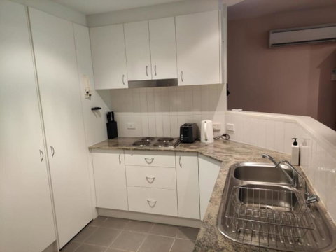 Ground Level 2BR 2BA Apartment W Courtyard - Timeshare Accommodation 3