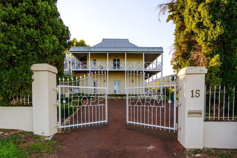 Hope Farm Guesthouse - Timeshare Accommodation 3