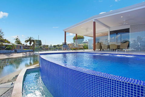 INCREDIBLE VALUE - Perfect For Large Families - Timeshare Accommodation 0