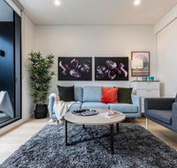 Air Conditioned One Bedroom with Pool Close To CBD - Timeshare Accommodation