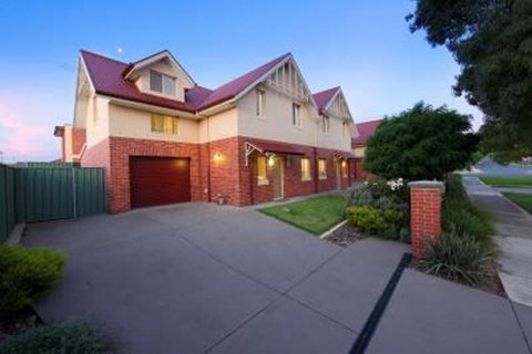 Albury Suites - Schubach Street - Timeshare Accommodation 0