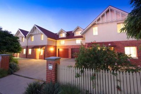 Albury Suites - Schubach Street - Timeshare Accommodation 1
