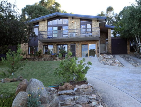 Alpine Apartment - Great Location With Views Of Lake Jindabyne - Timeshare Accommodation 0