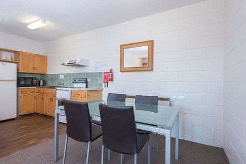 Alpine Apartment - Great Location With Views Of Lake Jindabyne - Timeshare Accommodation 3