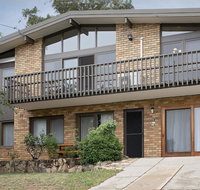 Alpine House - Views over Lake Jindabyne and the Snowy Mountains - Timeshare Accommodation