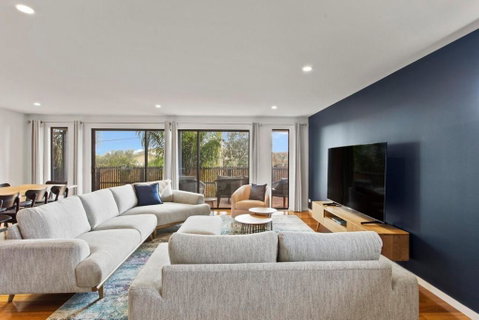 Luxury Getaway In A Statement Home Steps To Beach - Timeshare Accommodation 0