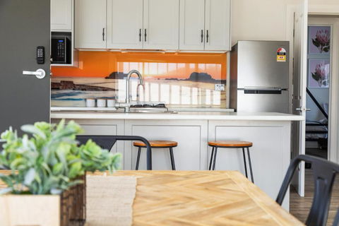 Luxury Apartments And Motel Rooms - Free Wifi - Close To Beach - Timeshare Accommodation 2