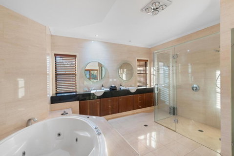 Luxury Range Stay! 6 Bedroom 4 Bathroom - Timeshare Accommodation 3