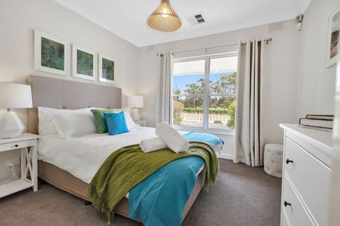 Mid Century 4 Bedroom Getaway In Barossa Vineyard - Timeshare Accommodation 1