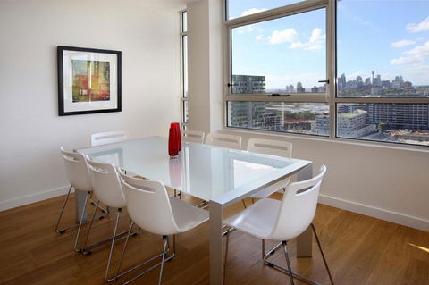 Moore To See - Modern And Spacious 3BR Zetland Apartment With Views Over Moore Park - Timeshare Accommodation 1