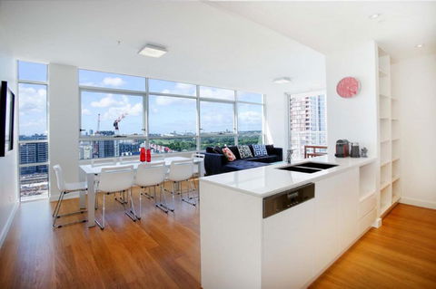 Moore To See - Modern And Spacious 3BR Zetland Apartment With Views Over Moore Park - Timeshare Accommodation 3