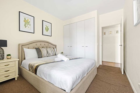 Modern Apt - Free Parking - Convenient Location - Timeshare Accommodation 1