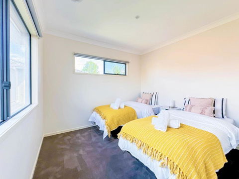 Modern Home In Central Oakleigh East - Timeshare Accommodation 2