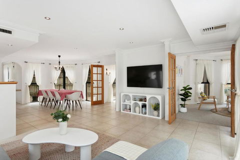 Newly Renovated Home Steps From Sorrento Beach - Timeshare Accommodation 2