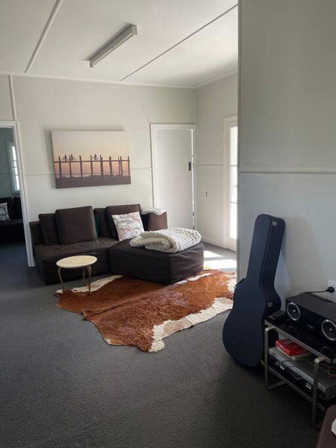 Mt Emlyn Farm Cottage - Timeshare Accommodation 2