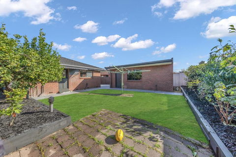 Newly Renovated House Near Melbourne Airport - Timeshare Accommodation 1