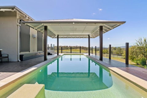 Mountain Majesty With Poolside Relaxing Getaway - Timeshare Accommodation 0