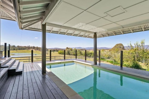 Mountain Majesty With Poolside Relaxing Getaway - Timeshare Accommodation 3