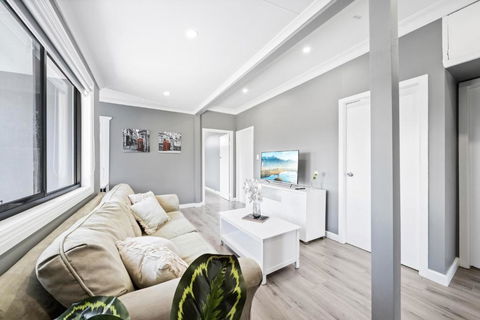 New 2 Bedroom House 500m To Mall With Free Parking - Timeshare Accommodation 1