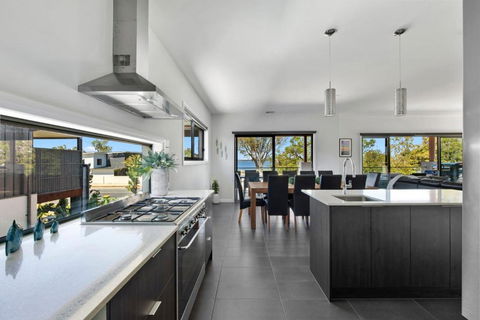 NEW - Sunrise Waters Holiday House - Timeshare Accommodation 1