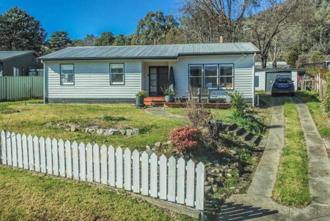 Mount Beauty 3BR Home - Timeshare Accommodation 0