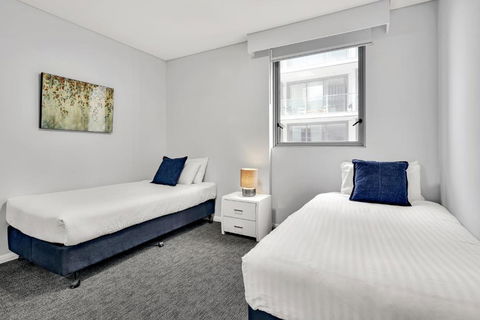 North Sydney Large Two Bedroom MIL2302 - Timeshare Accommodation 2