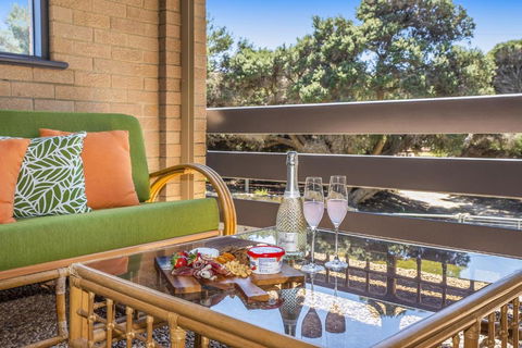 Ocean Close - Spacious Beach House - Timeshare Accommodation 3