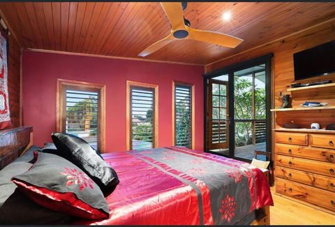 ONE OF A KIND Vacation Rental- Berkeley Vale - Timeshare Accommodation 1