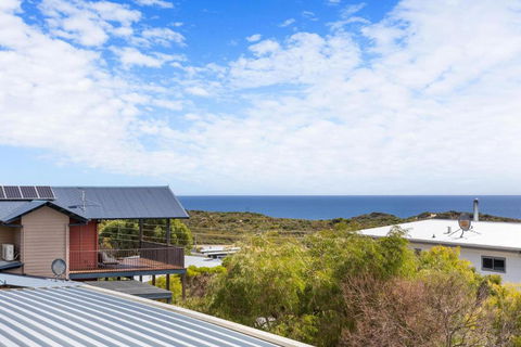 Peaceful And Renovated Original Beach House With Sweeping Views Of Gracetown - Timeshare Accommodation 1