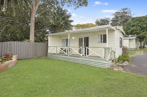 Paradise Palms Caravan Park - Timeshare Accommodation 1